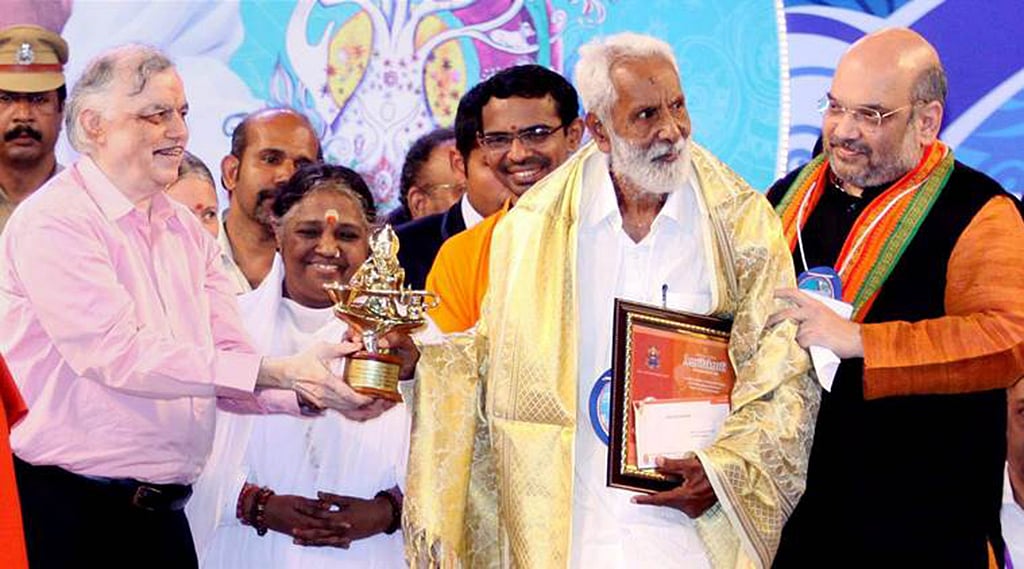 Buzz in Delhi: Sathasivam & Munda in presidential race