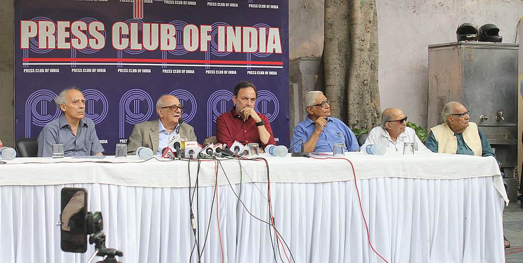 Why publish ministers who can’t write for third graders: Shourie 