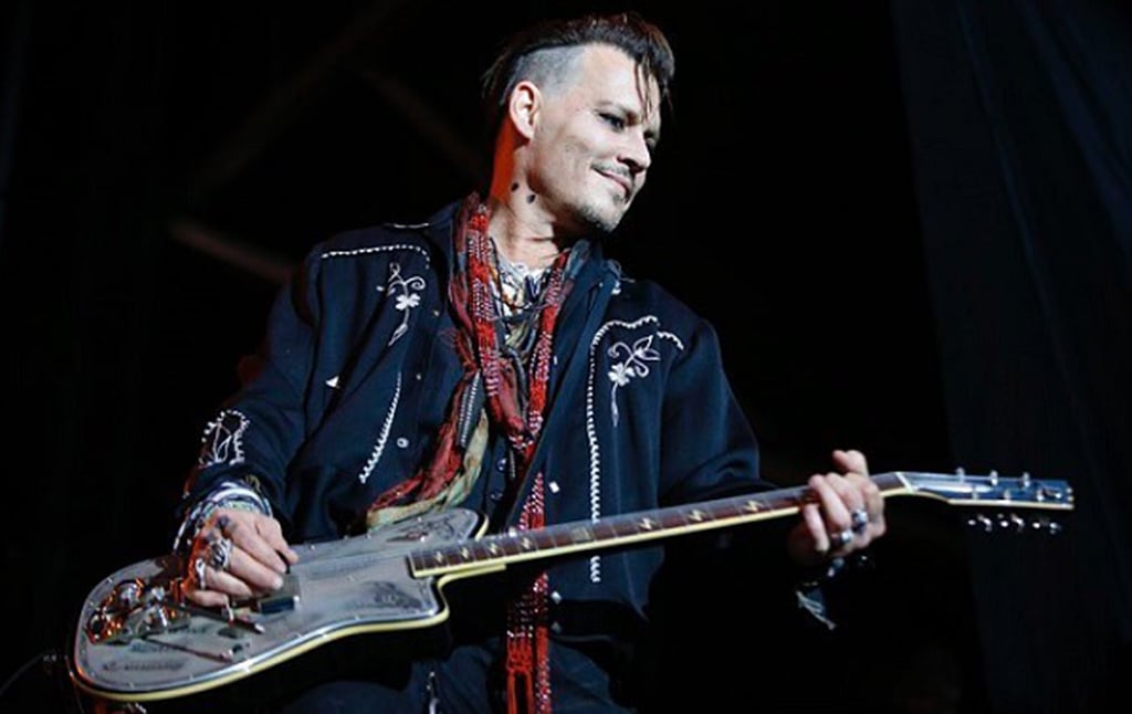 Entertainment: Depp apologises for comment on  Trump 