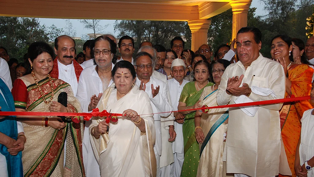 Photo courtesy: <i>Vishwashanti Sangeet Kala Academy </i> website