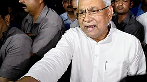 Opinion on Twitter divided over Nitish Kumar’s resignation
