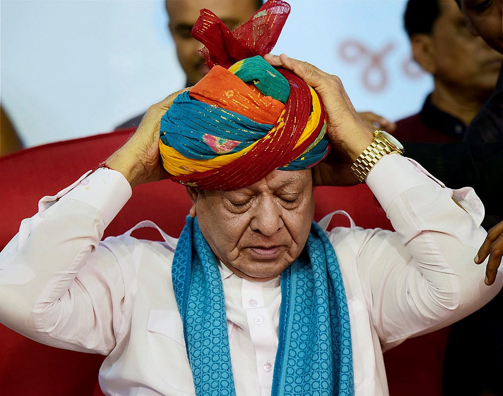  All is not well with both the Congress and the BJP in Gujarat
