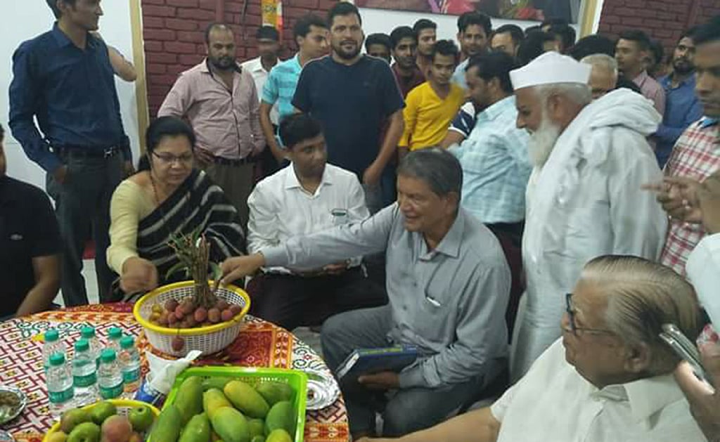 Harish Rawat’s mango parties run into opposition