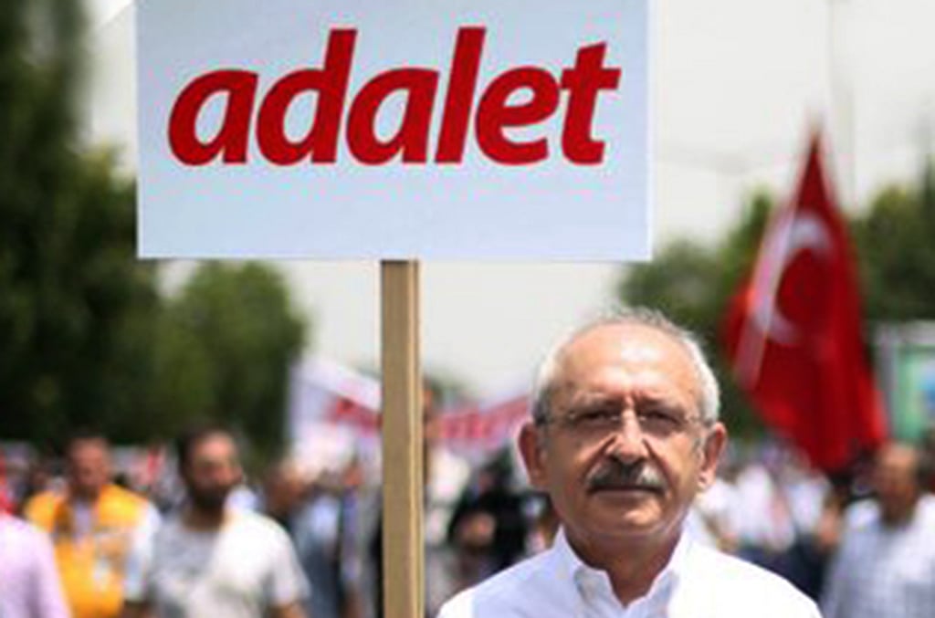 ‘Gandhi’ Kemal leads 450 Km march to Istanbul
