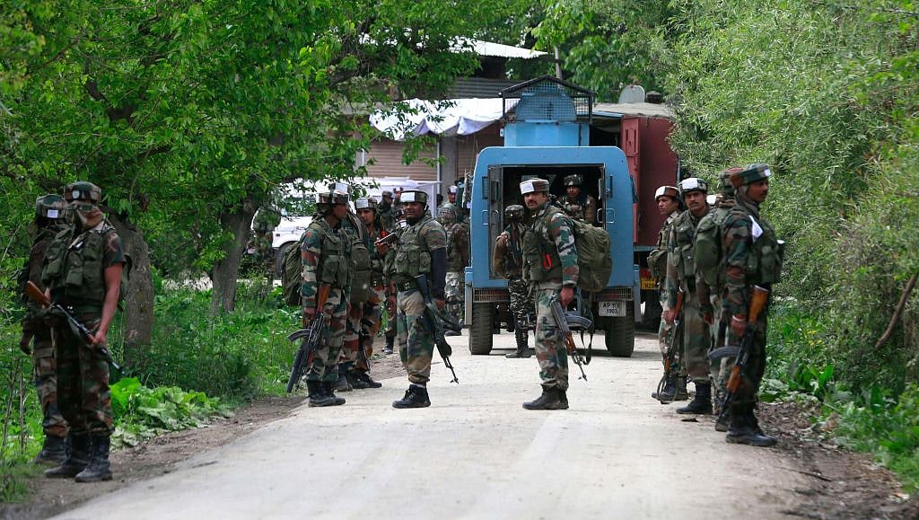  Two truck drivers shot dead by terrorists in Shopian; third incident in 10 days 
