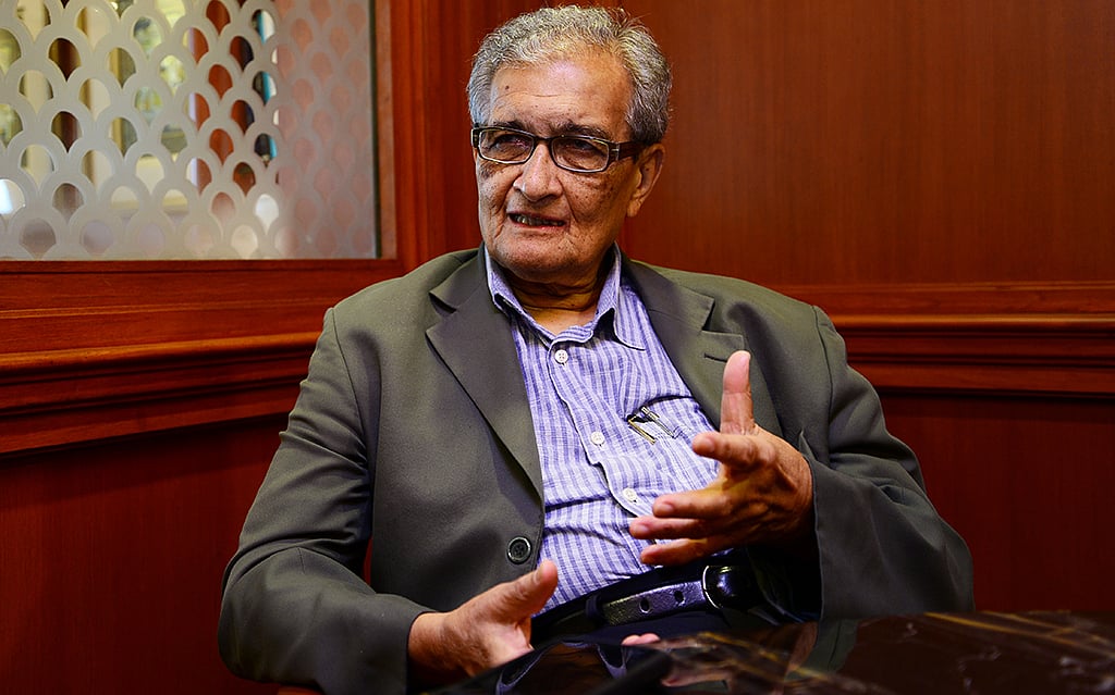 Documentary shows former PM and Sen arguing on policy 