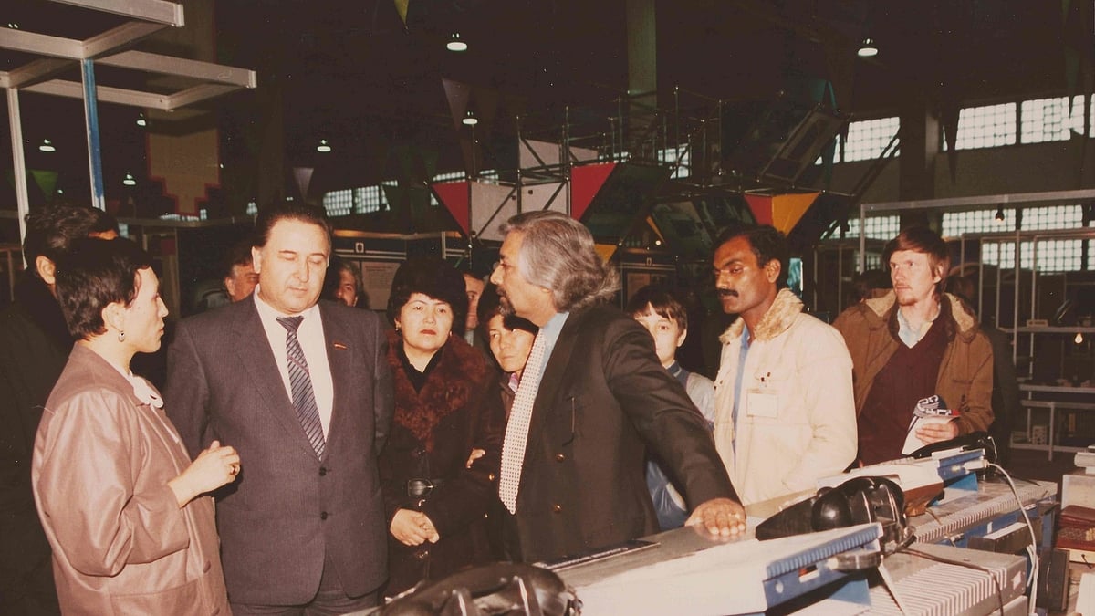 Photo courtesy: Sam Pitroda