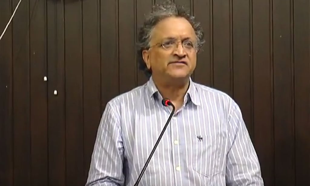 Ramachandra Guha tells the difference between a patriot and nationalist