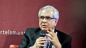 New Niti Aayog man Rajiv Kumar compared Modi with Gandhiji, hailed choice of Adityanath for UP CM