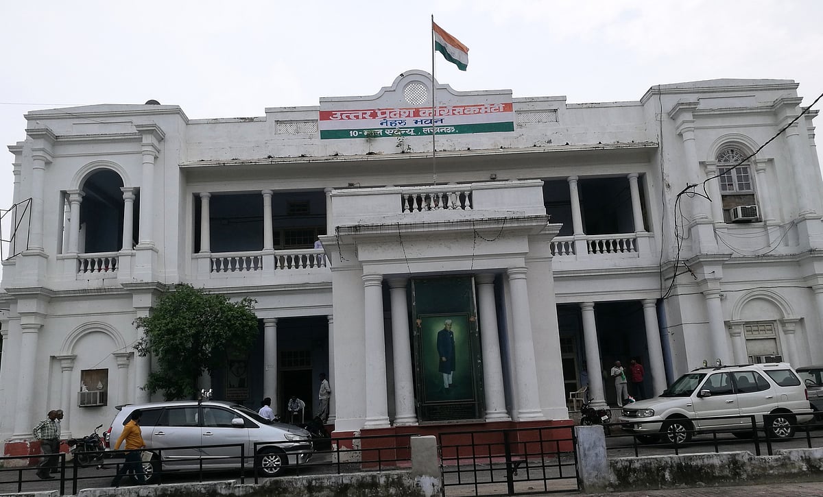 Yogi targets Congress office in Lucknow