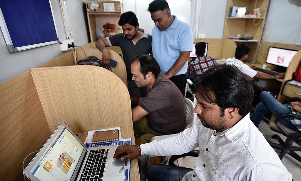 BJP IT cell chief blasted for attempts to malign NDTV’s Ravish Kumar