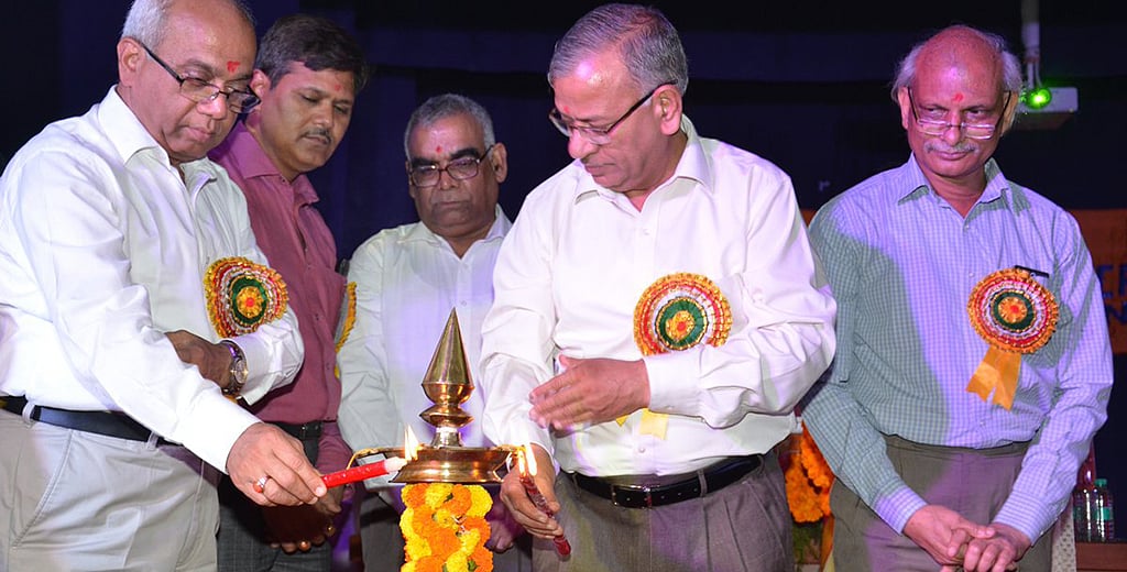 BHU VC believes in promoting those who should be sacked for failing their duties