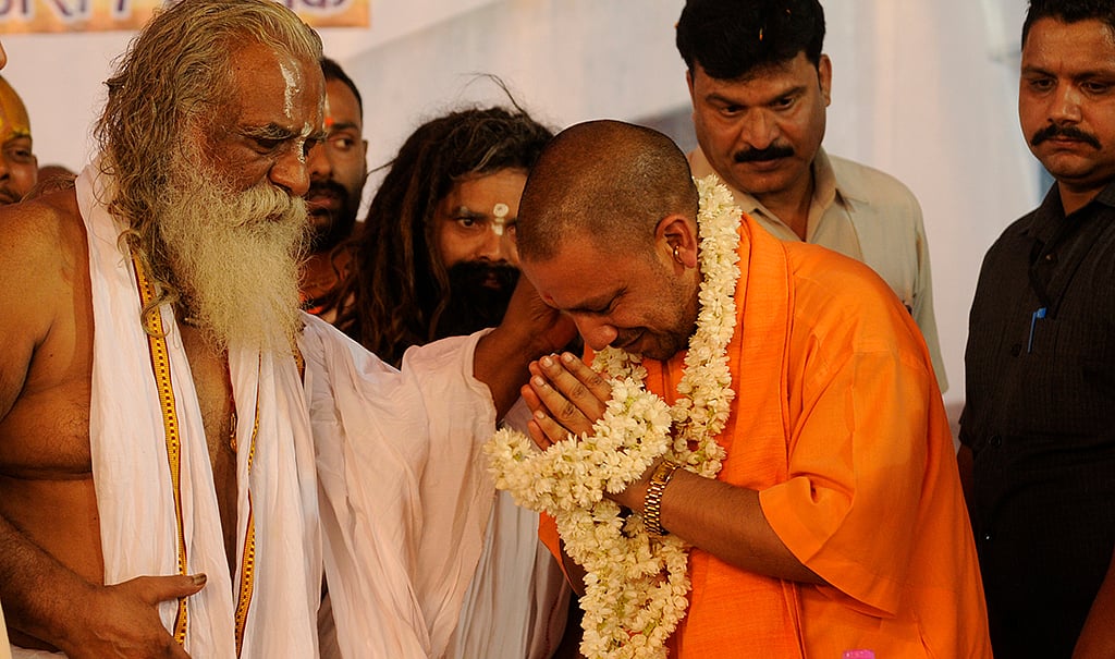 Yogi to give up the mask of CM, set to go back to his Mahant role