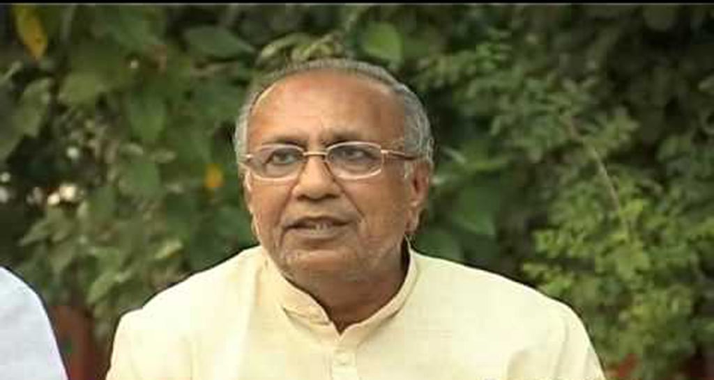 Ex-BJP leader Suresh Mehta takes pants off  ‘Gujarat Model’ 