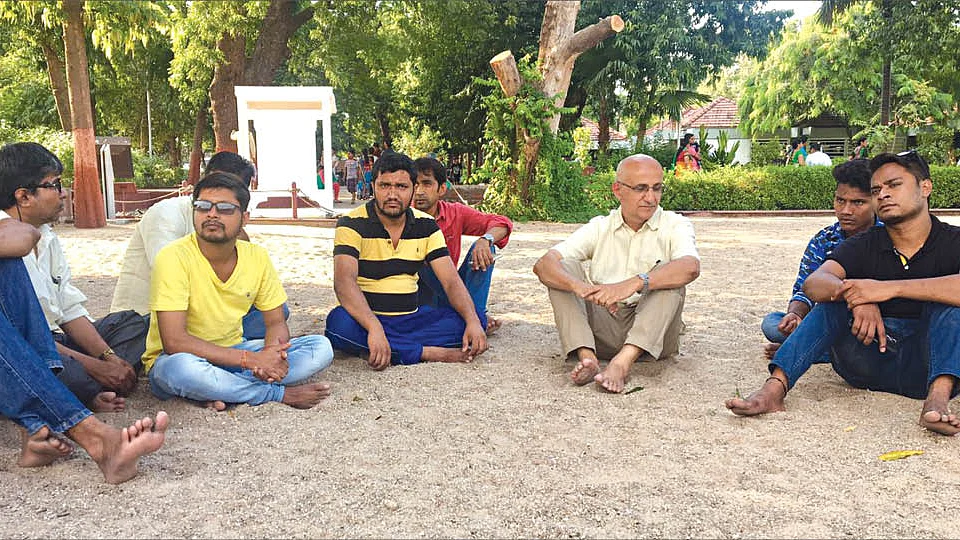 

Karwan-e-Mohabbat
