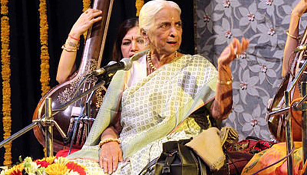 Thumri Queen, Girija Devi passes away, mortal remains to be brought to Sangeet Research Academy