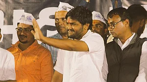 Hardik Patel announces support for Congress