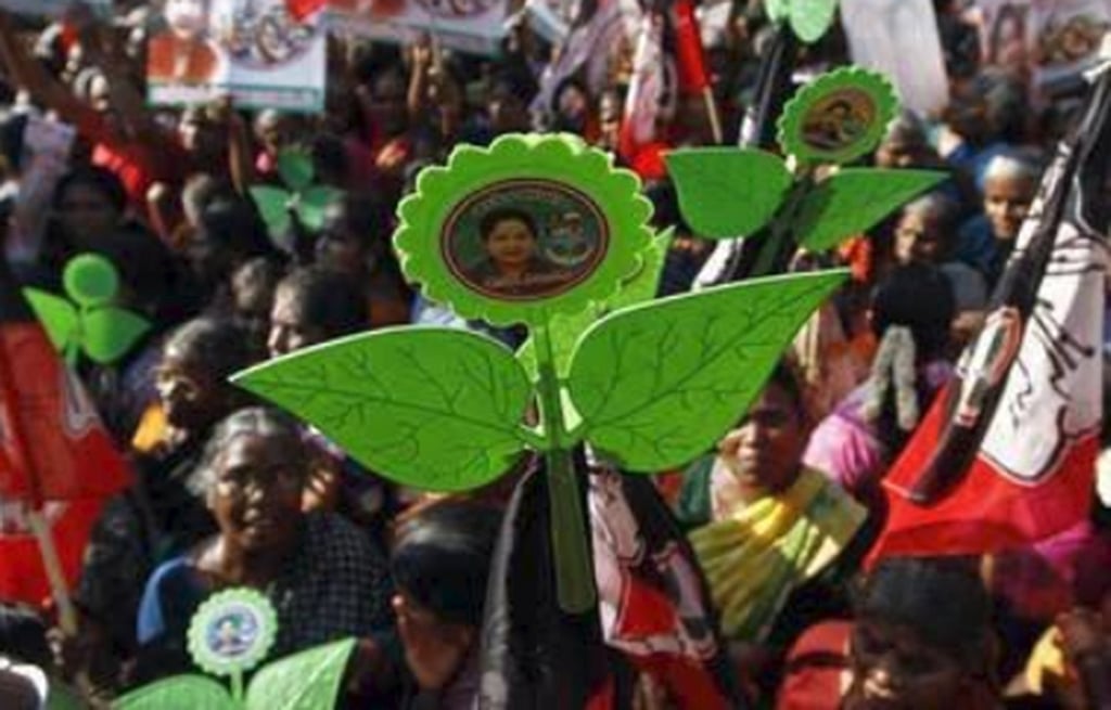Blow to Sasikala, ruling AIADMK gets ‘two leaves’ symbol