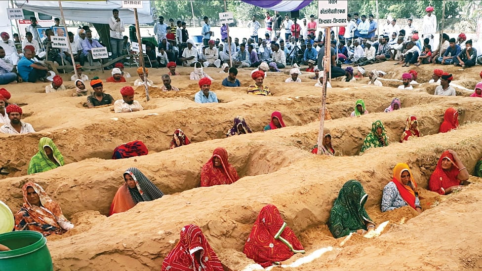 Farmers participated in a sit-in protest organised by the CPI-affiliated All India Kisan Sabha
