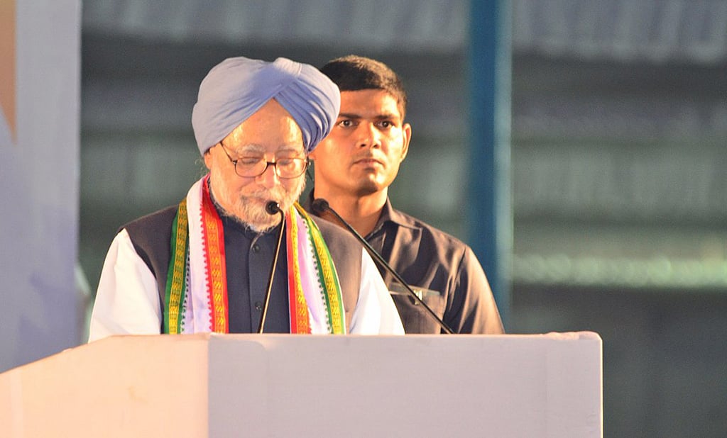 Manmohan explains real reason why RSS arthashastra isn’t working