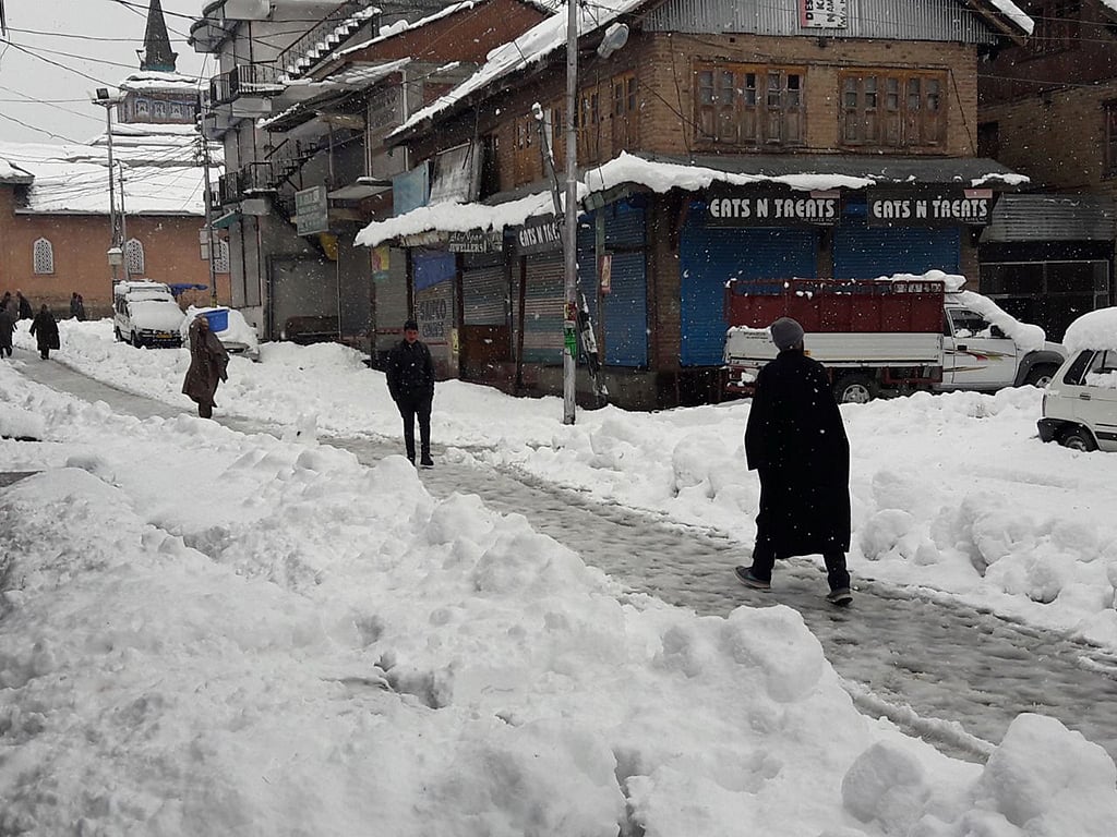 Snowfall ends Kashmir’s dry spell, business picks up