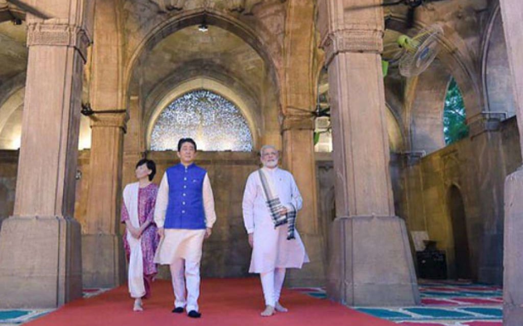  Neither Congress nor BJP is moving away from their roots