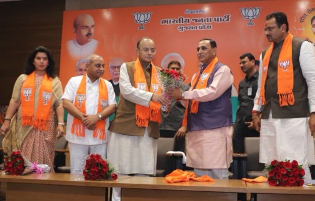 BJP opts for status quo with  Vijay Rupani as CM, Nitin Patel Dy CM