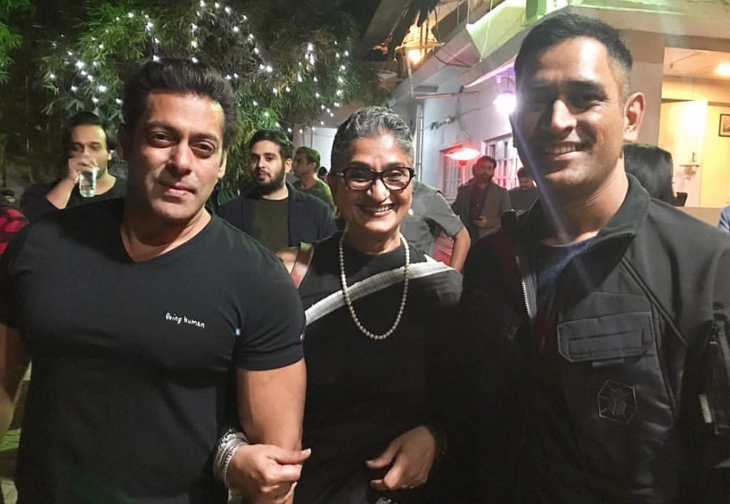 ‘Tum jiyo hazaaron saal’, Shah Rukh wishes Salman Khan on his 52nd birthday