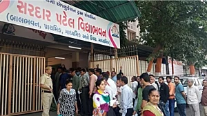EVM, VVPAT glitches mark 10% polling in Gujarat