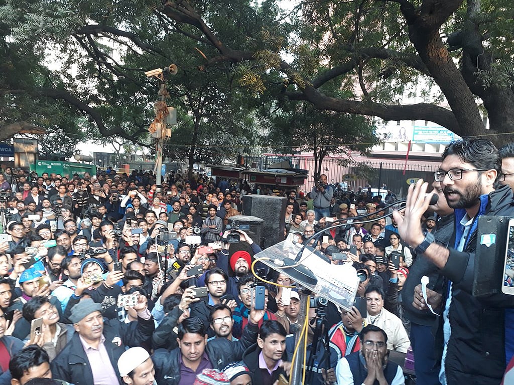 PM Modi must choose between Constitution and Manusmriti: Jignesh Mevani 