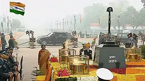 Amar Jawan Jyoti to be extinguished after 50 yrs, merged with flame at National War Memorial