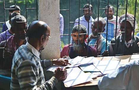 2 killed, 40 hurt in accident on way back from NRC hearing in Assam