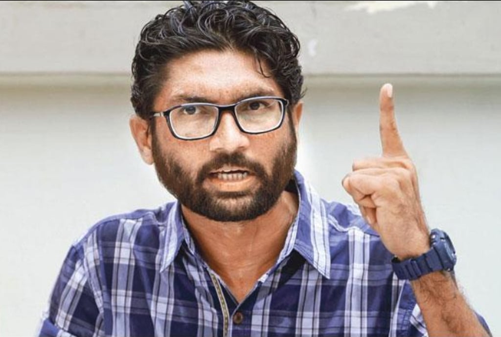 Ruckus as police cancels Jignesh Mevani, Umar Khalid meet in Mumbai