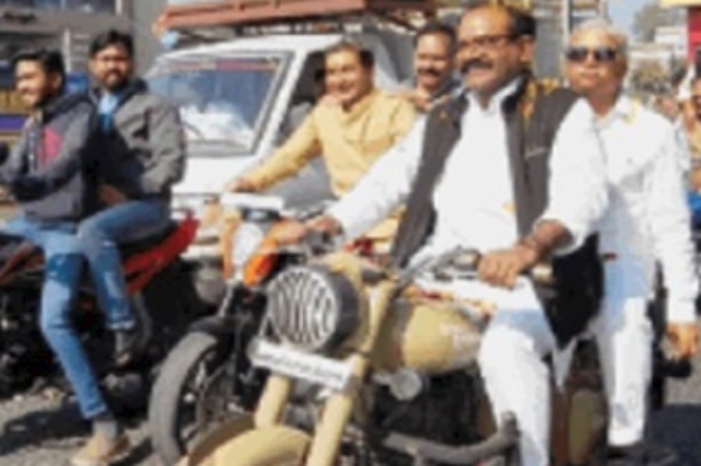 Bhopal BJP MP pays fine, apologises for helmet-less motorcycle ride