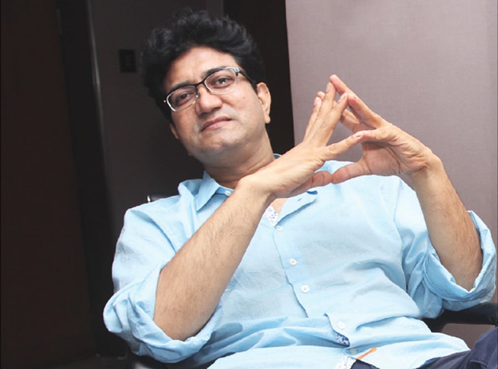 Prashoon Joshi bows to Karni Sena, to skip JLF