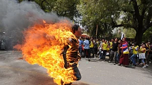 Dalit activist who set himself on fire in Gujarat dies