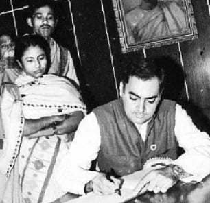 Don’t forget Indira Gandhi, Rajiv Gandhi gave their life for this country, says Trinamool MP