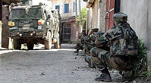 Gunfight erupts in Srinagar after militant fire at CRPF troopers