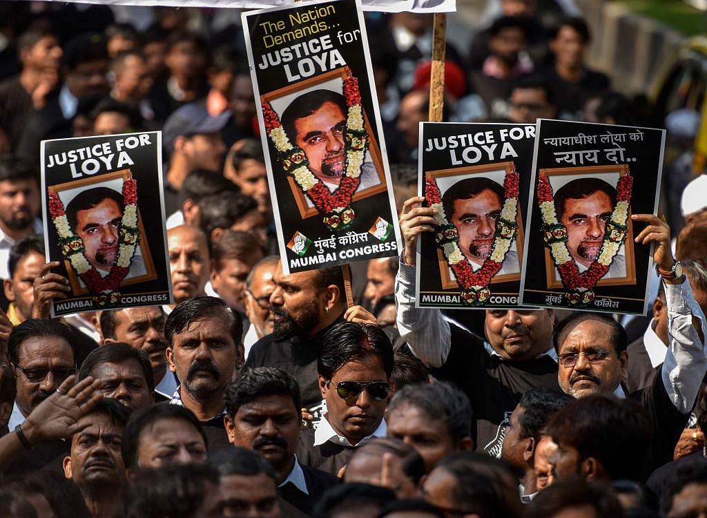 Judge Loya death: Rahul Gandhi with 114 MPs from 15 Opposition parties asks President for SIT probe