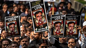 Judge Loya death: Rahul Gandhi with 114 MPs from 15 Opposition parties asks President for SIT probe