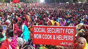 Karnataka midday meal cooks’ stir off on wage hike assurance