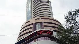 Equity indices trade in red on heavy selling pressure