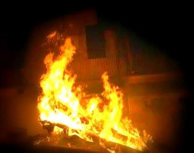 Fire at cloth mill in an industrial estate in Mumbai  