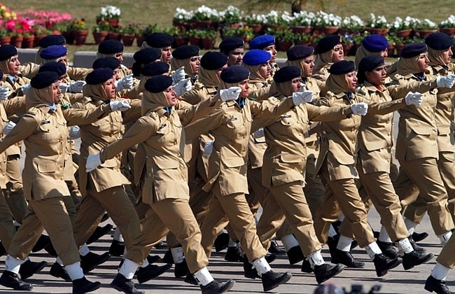 Saudi Arabia allows women to join military