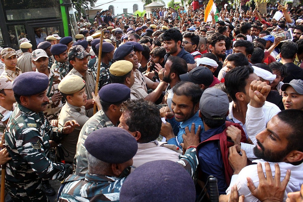 ‘Yuva Halla Bol’ in Delhi turns violent