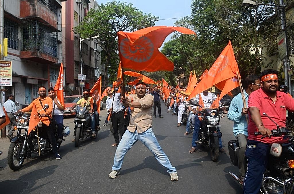 Bengal bloodied in name of Ram; Mamata fumbles response