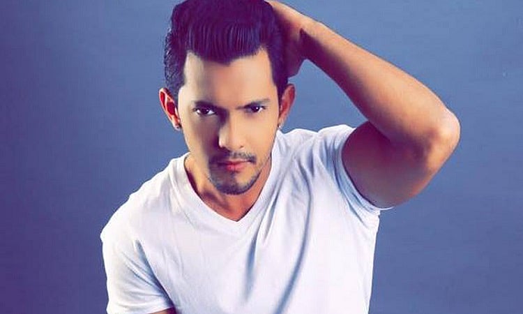 Singer Aditya Narayan arrested, granted bail in accident case