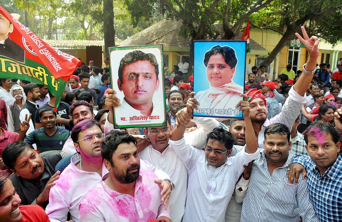 UP bypolls: Akhilesh drives to Mayawati’s bungalow to thank her
