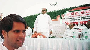 Growing evidence of JD(U), BJP links with Cambridge Analytica
