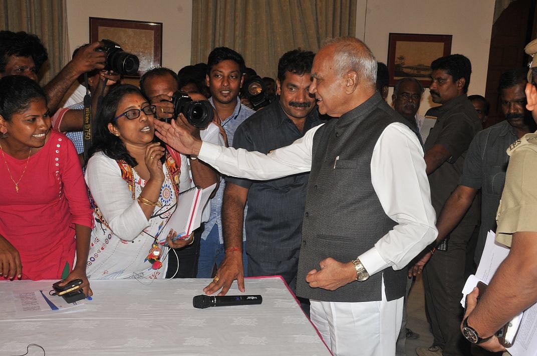 Tamil Nadu Governor Banwarilal Purohit apologises to journalist